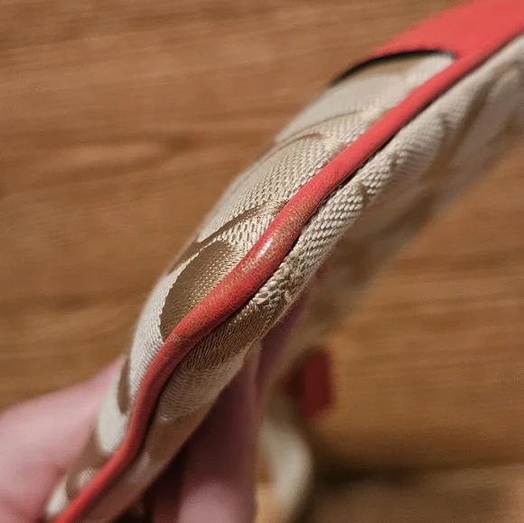 Coach Legacy Signature Crossbody - Picture 4 of 16